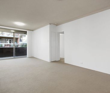 Minutes away from Epping train station and shops - Photo 5