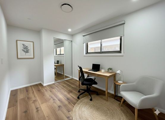 Brand New Luxury 5-Bedroom Double Storey Home! - Photo 1