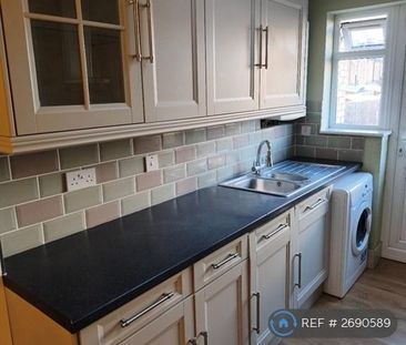 2 bedroom maisonette to rent - Photo 6