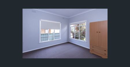 READY TO MOVE IN - Photo 5