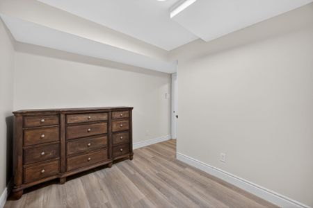 For Lease - 76 Logan Court, Barrie, Ontario - Photo 2