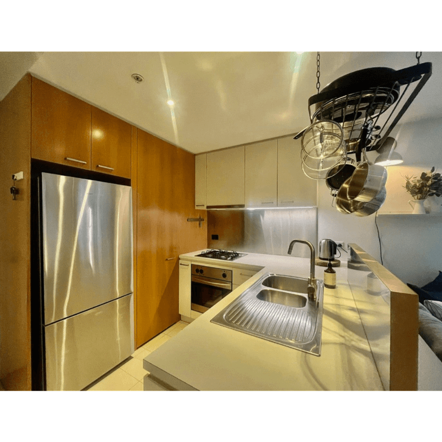 Fully furnished 2 Bedrooms with Large Private Courtyard - Photo 1