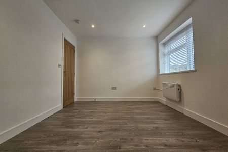Elmhurst Road - Photo 4