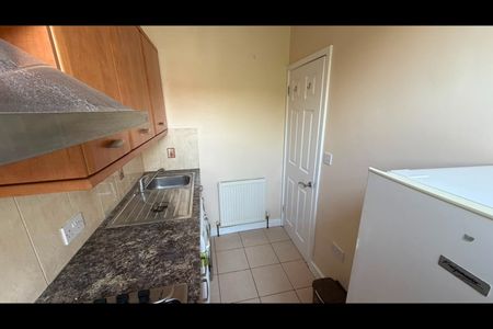1 Bed Flat, Links Road, SW17 - Photo 4
