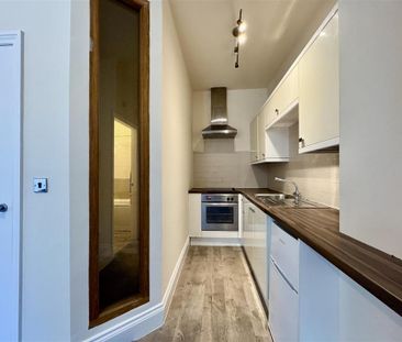1 bedroom character property to rent - Photo 1
