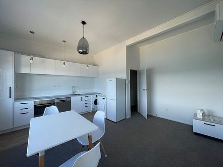 Sunny, Sea Views Close to the city - Photo 4