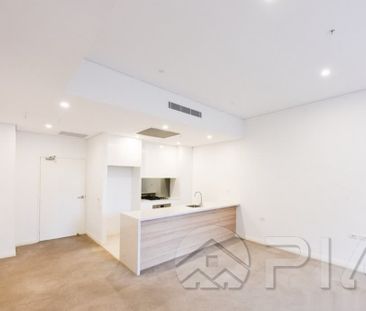 Modern 1 Bedroom+Study Apartment For Lease - Photo 1