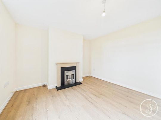 3 bedroom end of terrace house to rent - Photo 1