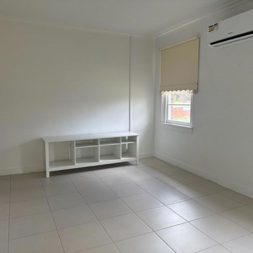 GREAT LOCATION! - Photo 1