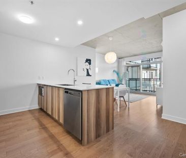 Condo moderne de 2 chambres et de 2 salles de bains situé au Dix30 - Photo 1