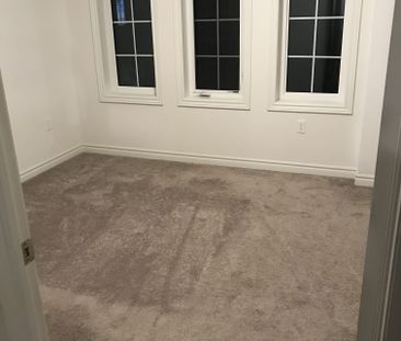 For Lease - 2214 Chevron Prince Path Unit# (Room), Oshawa, Ontario - Photo 3