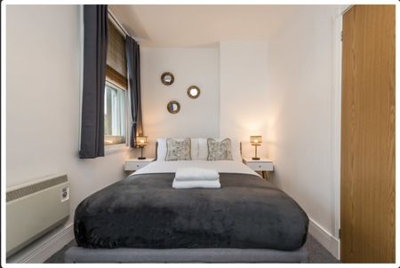 1 Bed Flat, Bold Place, L1 - Photo 5