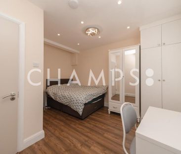 4 bedroom flat to rent - Photo 3