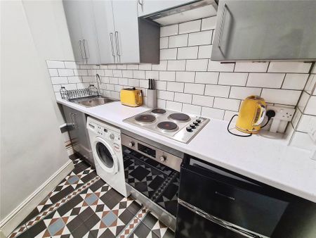 1 bedroom flat to rent - Photo 5