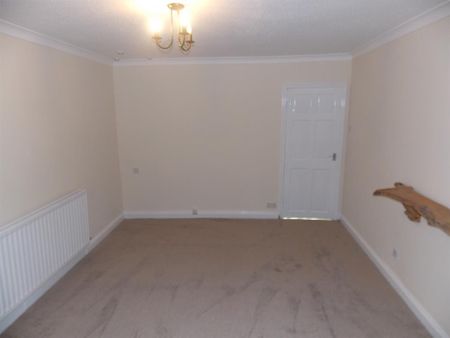 3 bedroom semi-detached house to rent - Photo 2