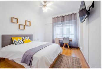 Calle de Pilar de Zaragoza, Madrid, Community of Madrid 28028