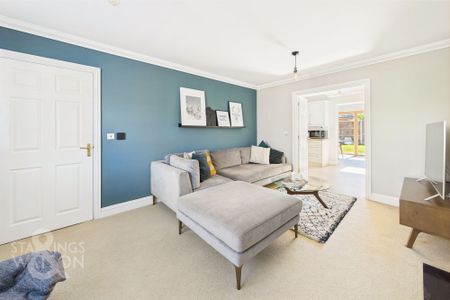 Bromedale Avenue, Mulbarton, Norwich - Photo 5