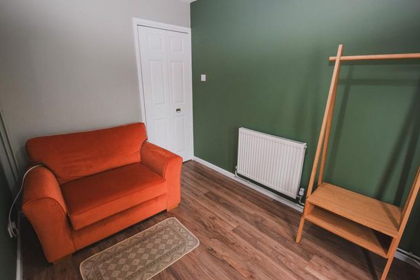 2 bedroom semi-detached bungalow to rent - Photo 1