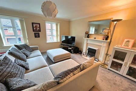 4 Bedroom Mews Available Arranging tenancy - Photo 4