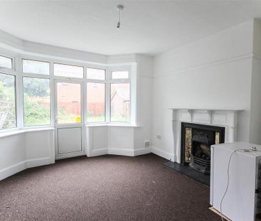 4 bedroom detached house to rent - Photo 2