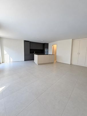 Moderne 2.5-Zimmer-Neubauwohnung mit grossem Balkon in Endingen - Photo 1
