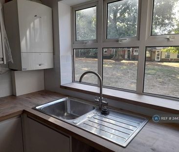 3 bedroom terraced house to rent - Photo 2