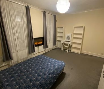 Room in a Shared House, Melford Road, E11 - Photo 5