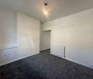 Emily Street - Photo 5
