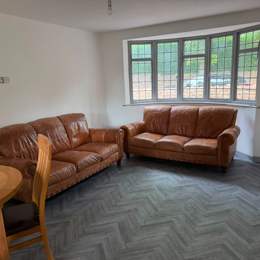 4 Bed Detached House, Mapperley Hall Drive, NG3 - Photo 1