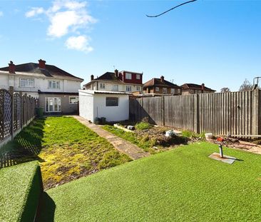 Kingshill Avenue, Northolt, UB5 - Photo 2