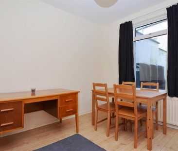 27 London Road, Belfast, BT6 8EY - Photo 1