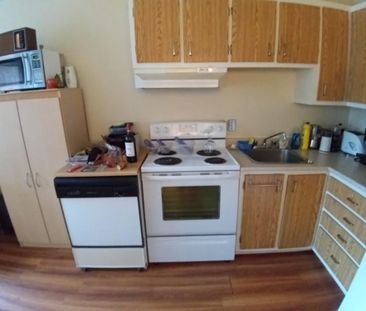 Tout compris Grand 4 1/2 Sous-location sur 2 étages Ville-Marie - Photo 4