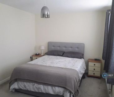 3 bedroom semi-detached house to rent - Photo 4