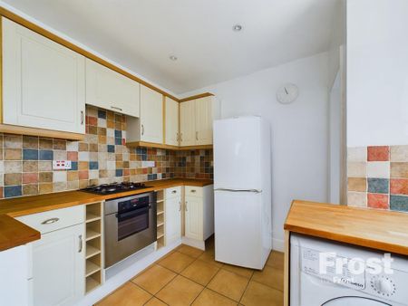 2 bedroom semi-detached house to rent - Photo 5