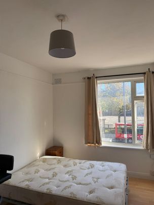 Room in a Shared Flat, Kenton Lane, HA3 - Photo 1