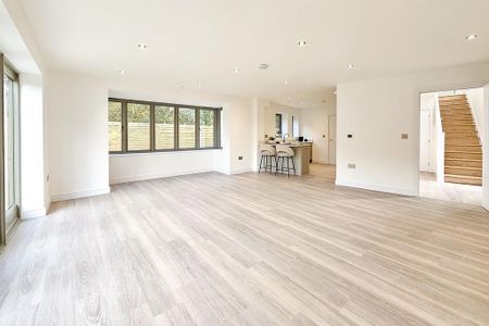 4 bedroom detached house to rent - Photo 4