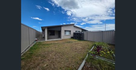 Modern Comfort in a Quiet Taree Location - Photo 4