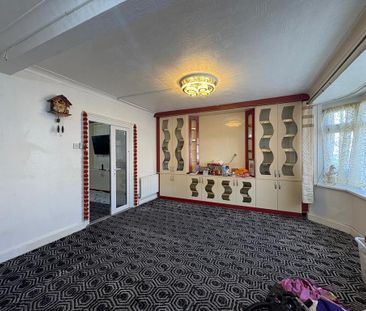 4 bedroom semi-detached house to rent - Photo 6