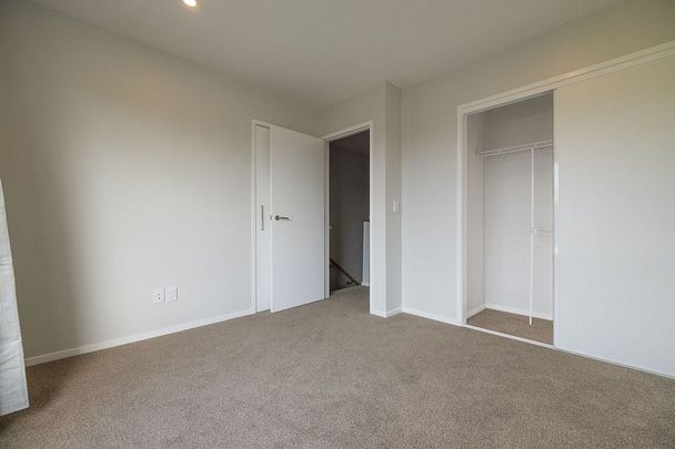 Unfurnished 1 Bedroom Townhouse - Photo 1