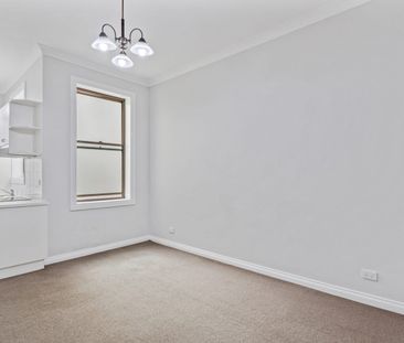 Prime inner-city location with excellent transport links - Photo 1