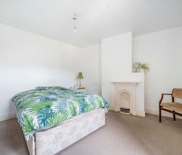 2 bedroom end of terrace house to rent - Photo 3