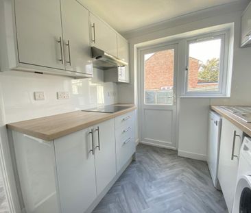 3 bedroom end of terrace house to rent - Photo 4