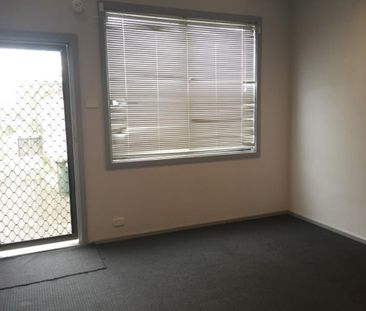 1 Bedroom Studio - IDEAL SPACE FOR ONE - Photo 3