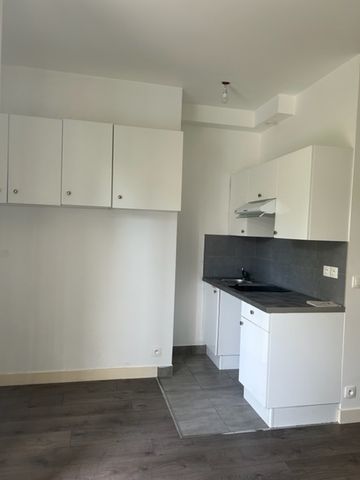 Location Appartement 1 pièce 23m² ST MAUR DES FOSSES 94210 - Photo 5