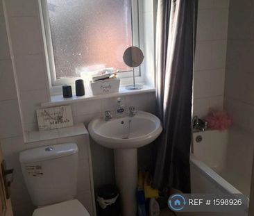 1 bedroom semi-detached house to rent - Photo 4