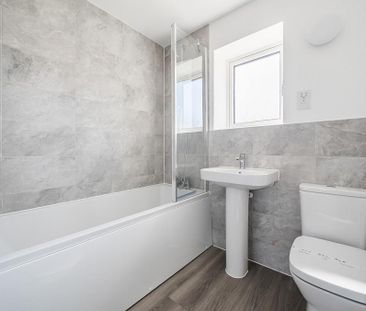 3 bedroom semi-detached house to rent - Photo 6