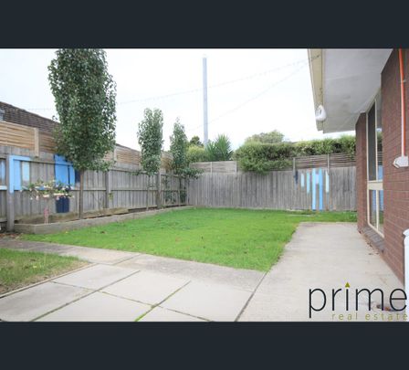 3/2 Everett Close, Herne Hill, Vic 3218 - Photo 1