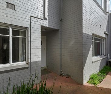 2/2B Trafalgar Road, Camberwell - Photo 3