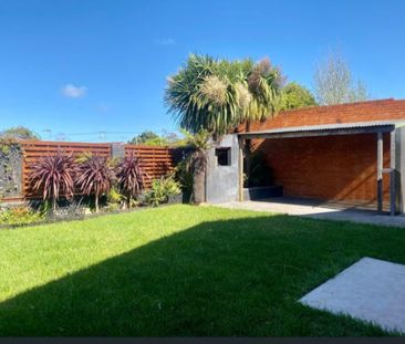 Amazing 3 Bedroom House in Upper Burnie! - Photo 4