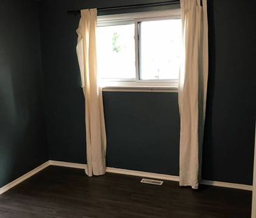 For Lease - 53 Cairnside Crescent, Toronto, Ontario - Photo 2